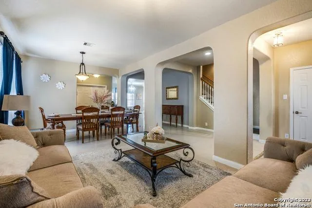 209 SPRINGTREE PKWY, Cibolo, TX 78108 Single Family Residence For Sale  MLS# 1717781