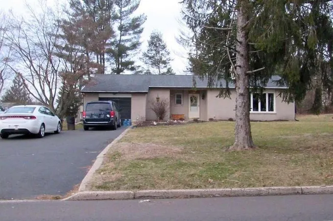 Holland, SOUTHAMPTON, PA 18966  613700797 for Sale