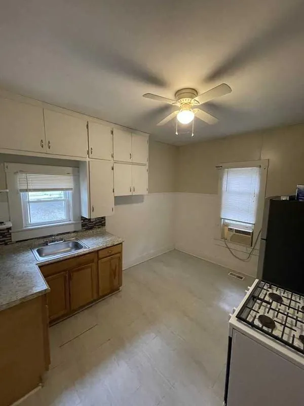 Newton, KS - Duplex - $595.00 Available April 2023  214 W 1St St for Sale