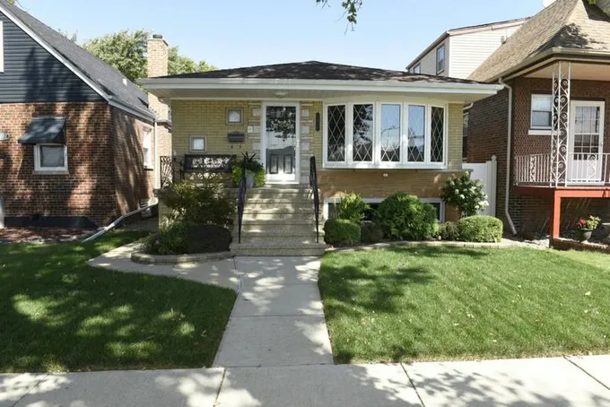 5920 W 59TH ST, Chicago, IL 60638 Single Family Residence For Sale  MLS# 11952240