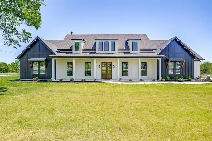 701 Glade Park Ct, AZLE, TX 76020 for Sale