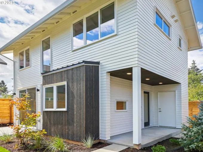 4834 NE prescott ST B, Portland OR 97239 for Sale