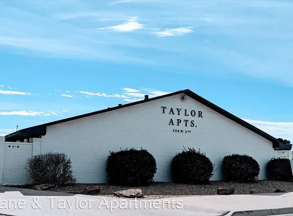 300 W 2nd St - Idalou, TX 79329 - Home For Rent