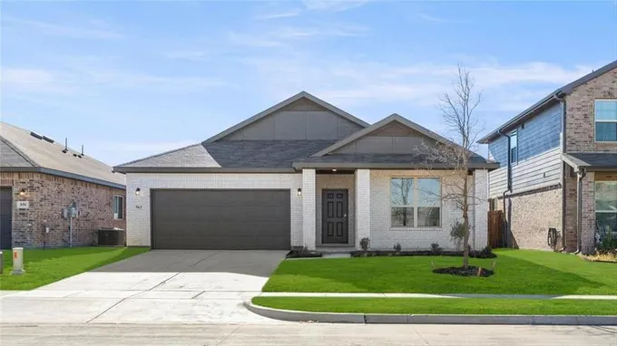 963 Hurstwood Dr, Van Alstyne, TX 75495 for Sale