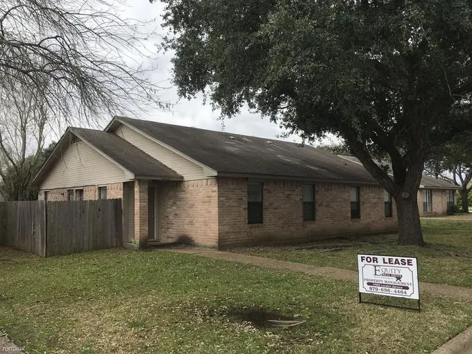 2504  2506 Hickory Dr for Sale