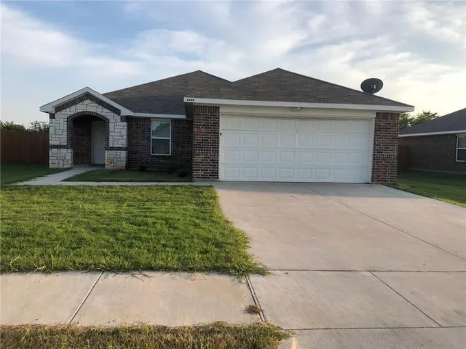 4208 Andrea Ln, FOREST HILL, TX 76119 for Sale