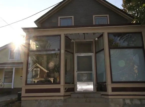 808 Brown St unit 4 - Ann Arbor, MI 48104 - Home For Rent