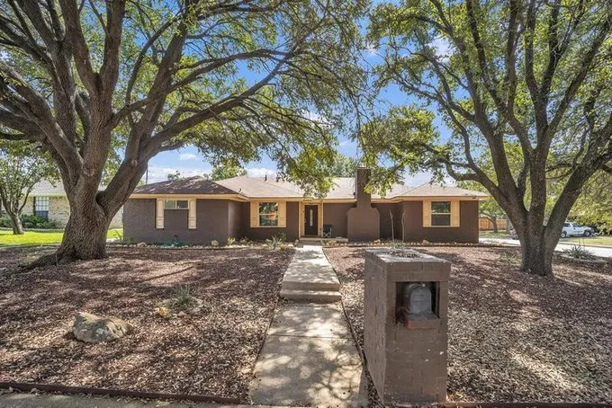 2005 Tippy Ter, Edgecliff Village, TX 76134 for Sale