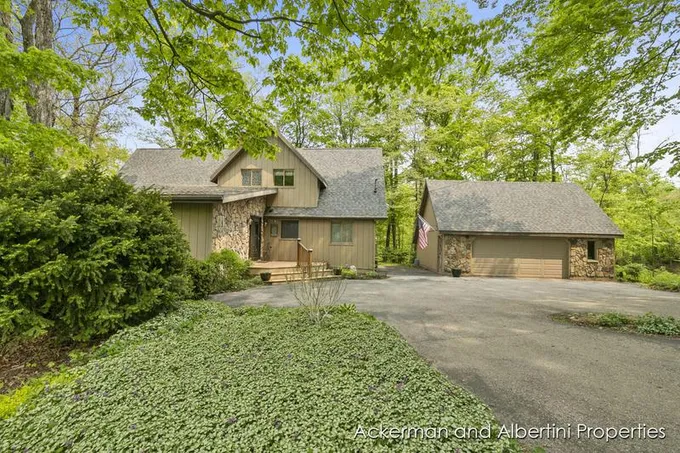 6768 WHITEFISH RD, Howard City, MI 49329 Single Family Residence For Sale  MLS# 23016835