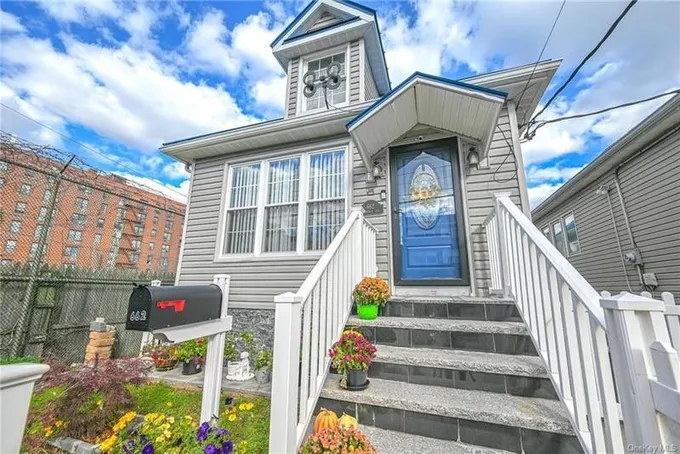 Bronx, Bronx County, NY Lakefront Property, Waterfront Property, House for sale Property ID: 418646906