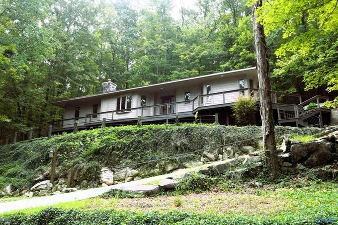 1075 SNUG HARBOR RD, Grant, AL 35747 Single Family Residence For Sale  MLS# 21842825