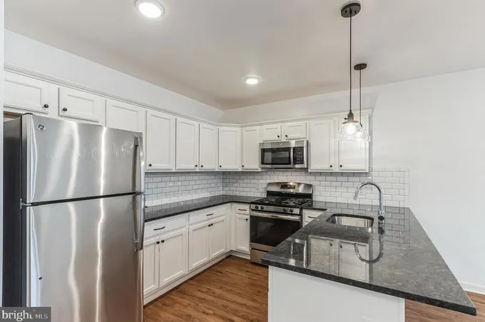 6157 Ridge Ave #203, Philadelphia, PA 19128 - MLS PAPH2300478 for Rent