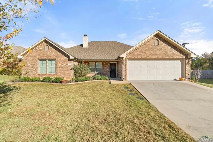 122 Lakeway Lane, Spring Hill, TX 75604 for Sale