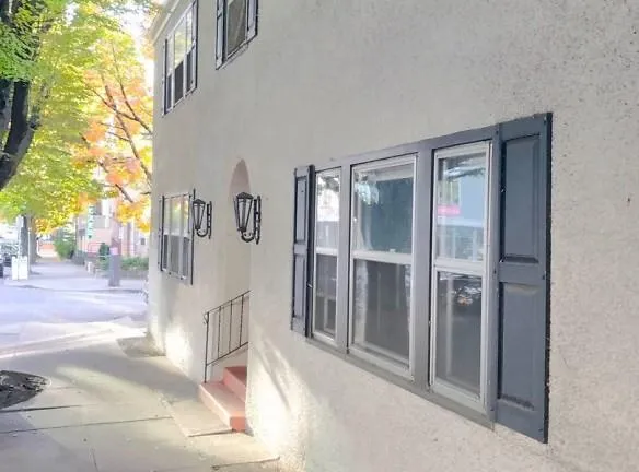 1035 SE 12th Ave - Portland, OR 97214 - Home For Rent