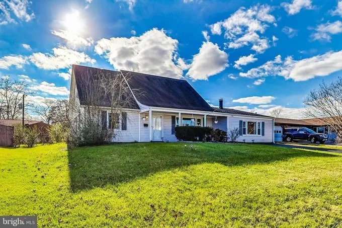 12705 Clearfield Dr, Bowie, MD 20715  MLS# MDPG2100034 for Sale