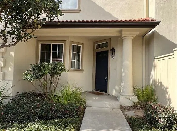 807 Yorkshire - Irvine, CA 92620 - Home For Rent