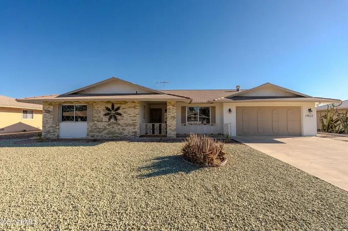 19625 N Palo Verde Dr, Sun City, AZ 85373 - MLS 6625155 for Sale