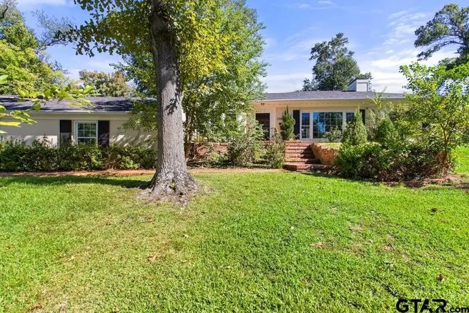 2300 S Chilton, Tyler, TX 75701 for Sale