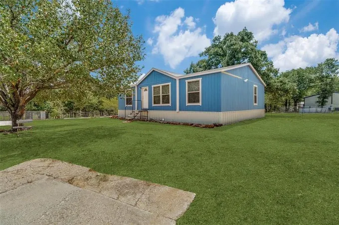 1042 Chapman, OAK RIDGE, TX 76240 for Sale