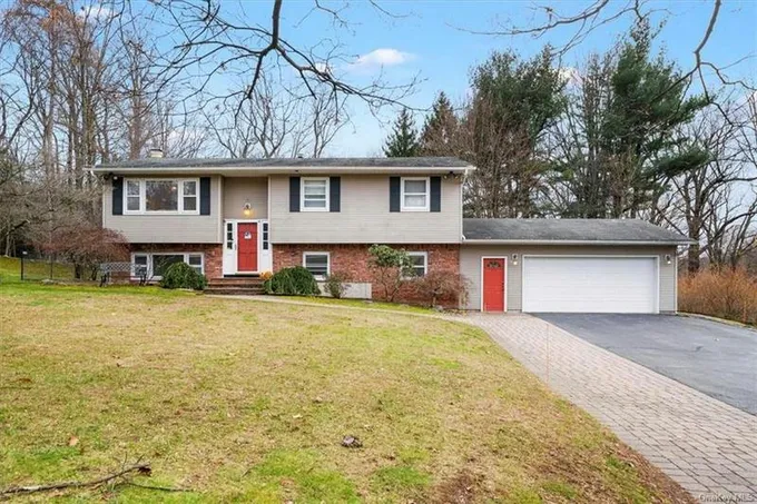 21 ANNETTE LN, Airmont, NY 10901 Single Family Residence For Sale  MLS# H6280501