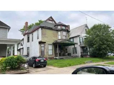 SE Riverside Dr for Sale