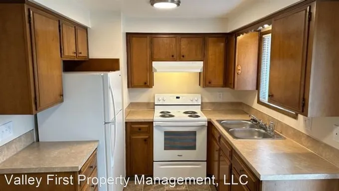 2485 Cherry Ave NE  2465-2497 Cherry Ave NE for Sale