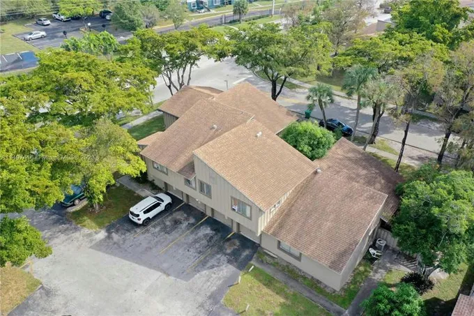 2107 NW 56TH AVE # 7-E, Lauderhill, FL 33313 Condo/Townhouse For Sale  MLS# A11497416