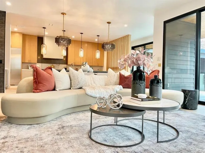 1704 NEWTON St, Austin, TX 78704 for Sale