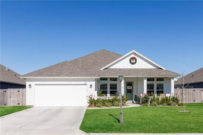 113 Angel Oak, Rockport, TX 78382 for Sale