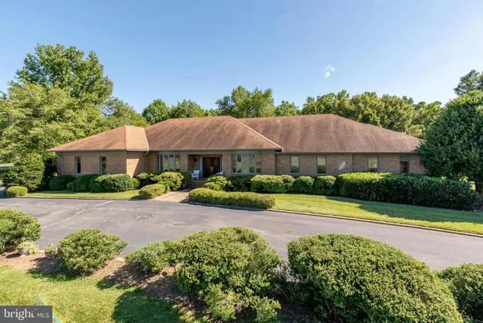 11225 N CLUB DR, FREDERICKSBURG, VA 22408 Single Family Residence For Sale  MLS# VASP2020028