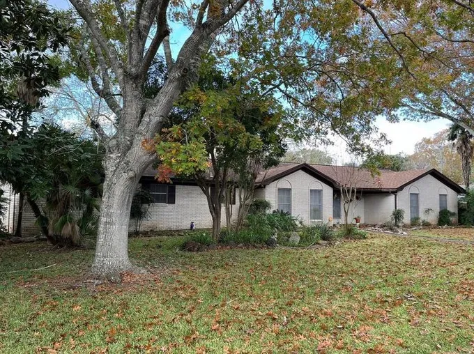 1322 Crestmont St, Wharton, TX 77488 - MLS 95097579 for Sale