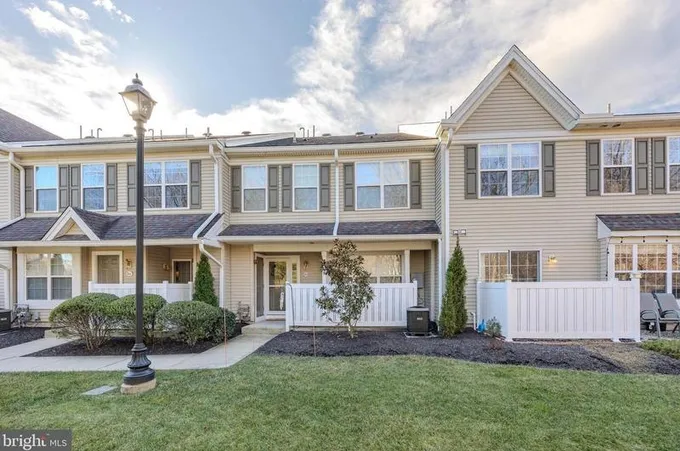 213 Flagstone Rd #2, Chester Springs, PA 19425 - MLS PACT2057402 for Sale
