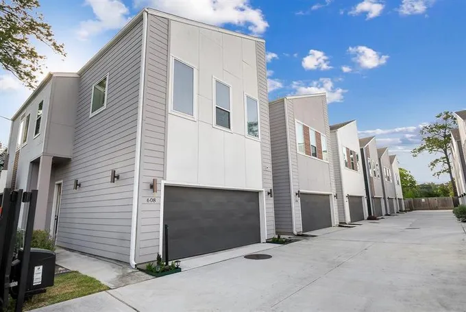 608 Janisch Rd, Houston, TX 77018 for Rent