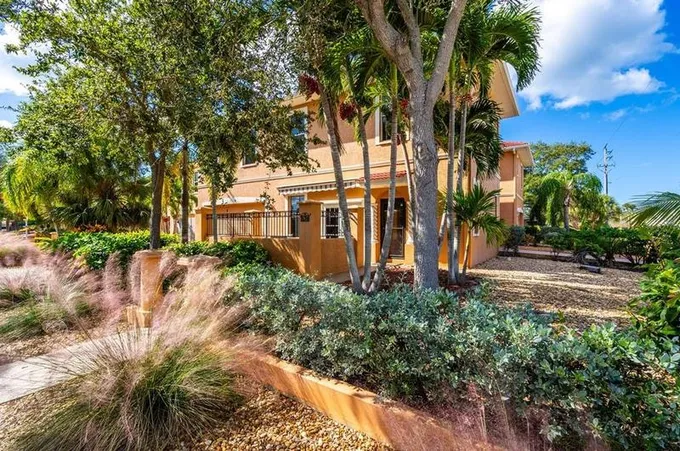 501 Barcelona Ave #E, Venice, FL 34285 - MLS N6129382 for Sale
