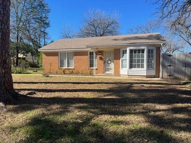521 Schieme St, River Oaks, TX 76114 for Sale