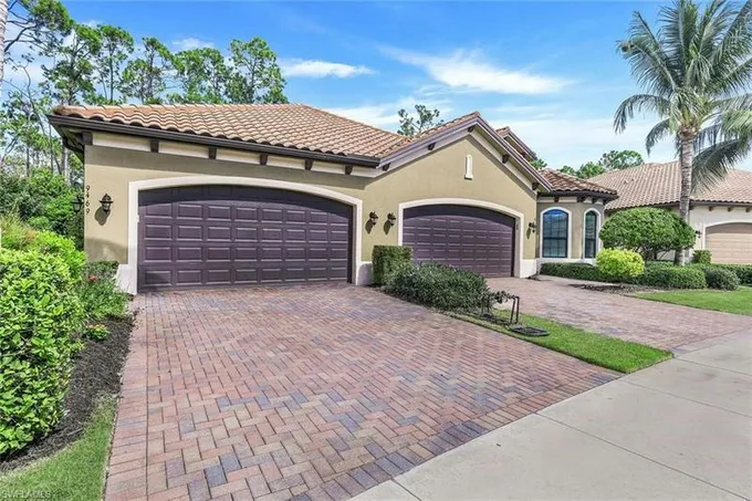 9469 ISLA BELLA CIR, BONITA SPRINGS, FL 34135 Single Family Residence For Sale  MLS# 223074835