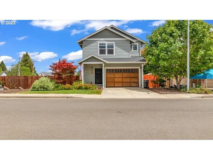 100 S 6TH ST, Carlton OR 97111 for Sale