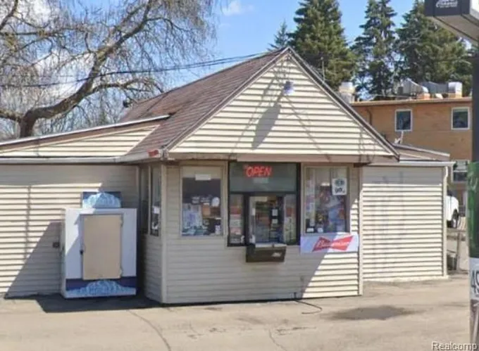 2222 N Franklin Ave, Flint, MI 48506 - MLS 20230082078 for Sale