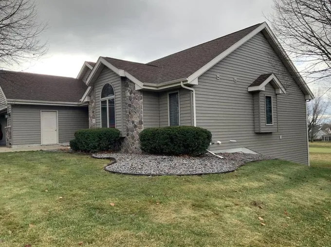 6 Ridgewood Ct, Fond du Lac, WI 54937 - MLS 50285620 for Sale