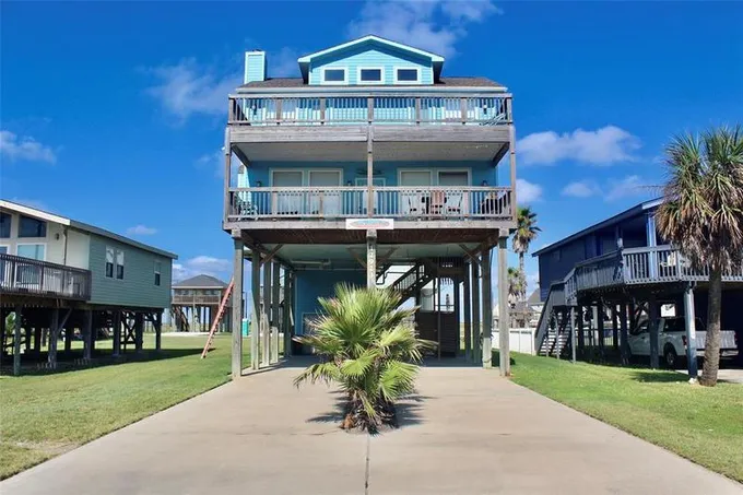 12923 Buccaneer Pkwy, Freeport, TX 77541 for Sale