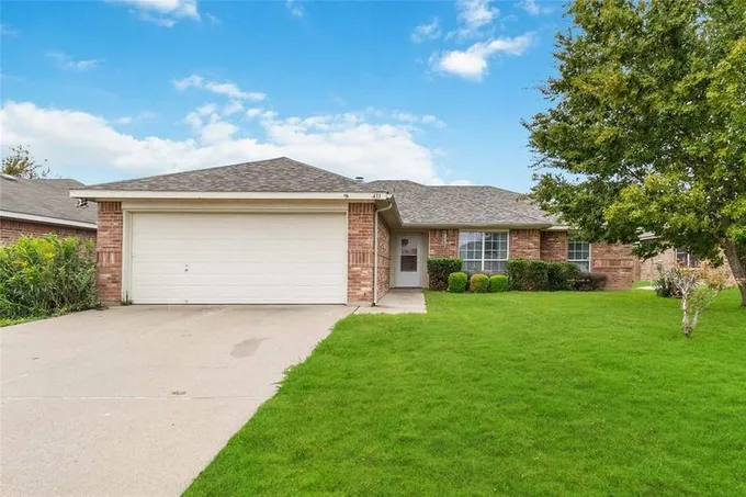 433 Hanover St, Burleson, TX 76028 for Sale