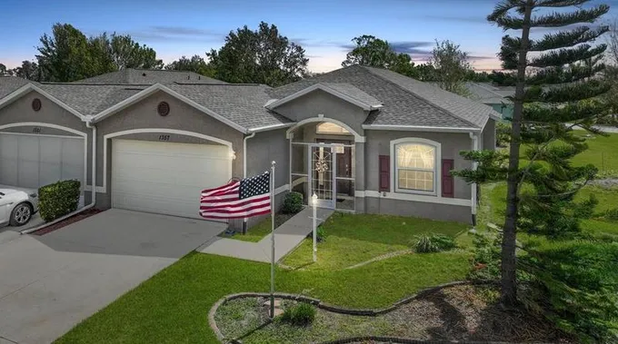 1357 Hedgewood Cir, North Port, FL 34288 - MLS C7484237 for Sale