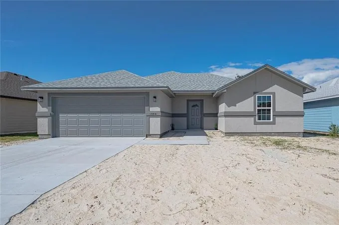 1954 Admiral Ln, Aransas Pass, TX 78336 for Sale