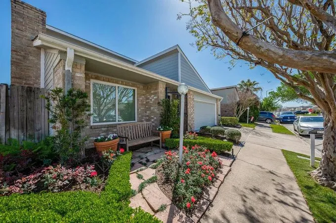 6431 Briar Terrace Dr, Houston, TX 77072 for Sale