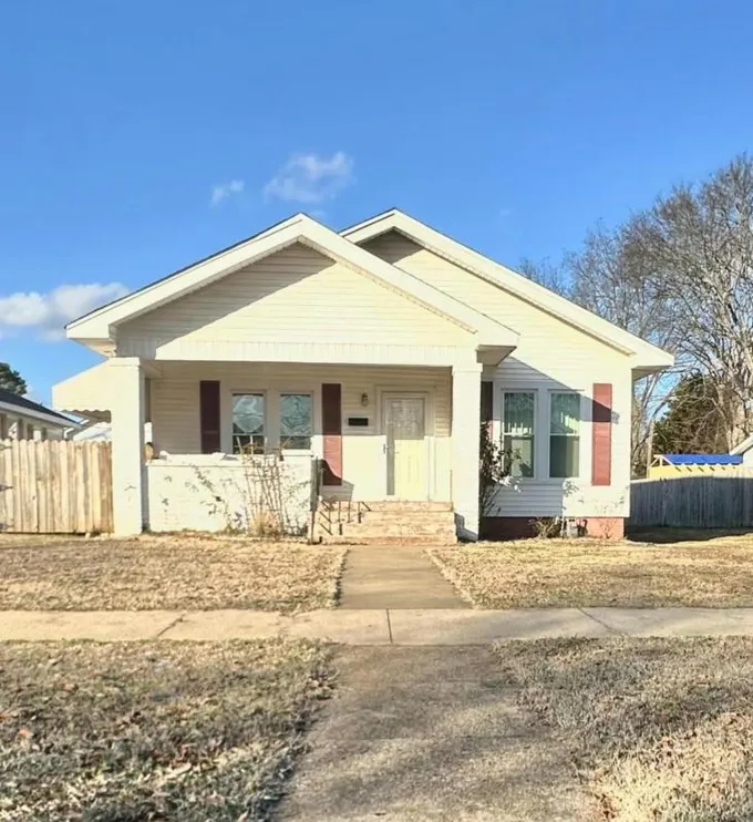 508 W 1ST ST, Tuscumbia, AL 35674 Single Family Residence For Sale  MLS# 514548