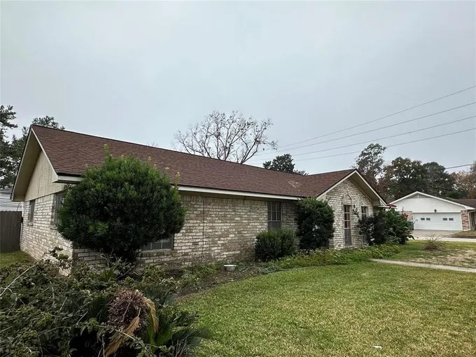 907 Windswept Dr, Conroe, TX 77301 for Sale
