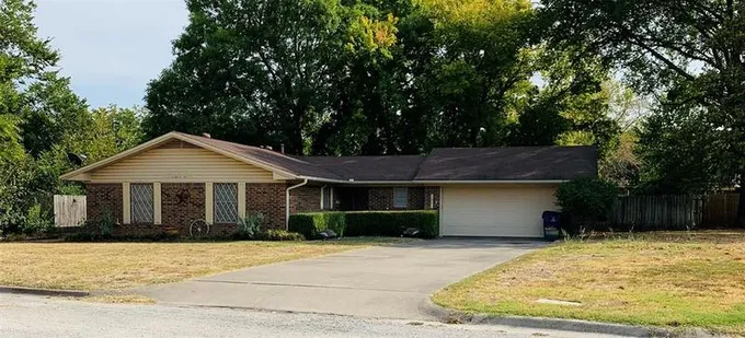 2002 Thompson St, Bridgeport, TX 76426 for Sale
