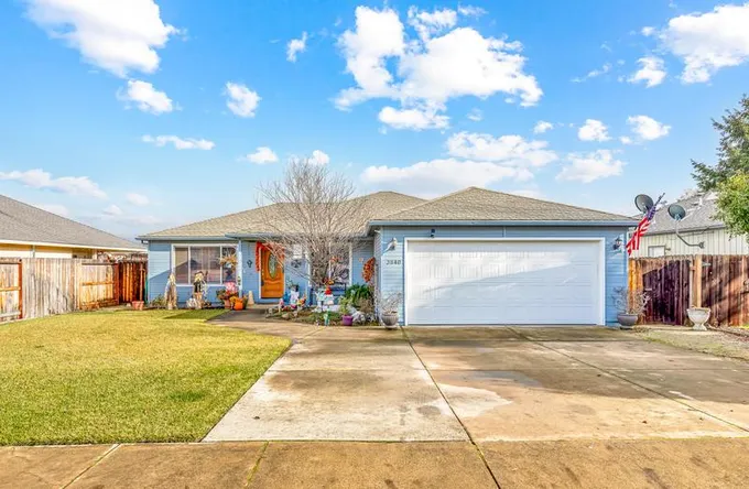 3840 Arrowhead Drive, Medford OR 97504 for Sale