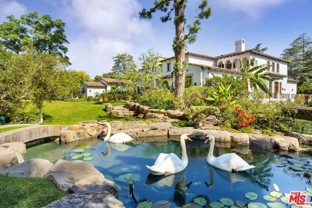 1005 Laurel, Beverly Hills CA 90210 for Sale