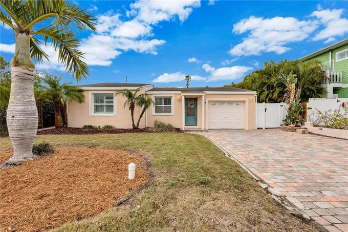 16110 3rd St E, REDINGTON BEACH, FL 33708  MLS# U8224871 for Sale